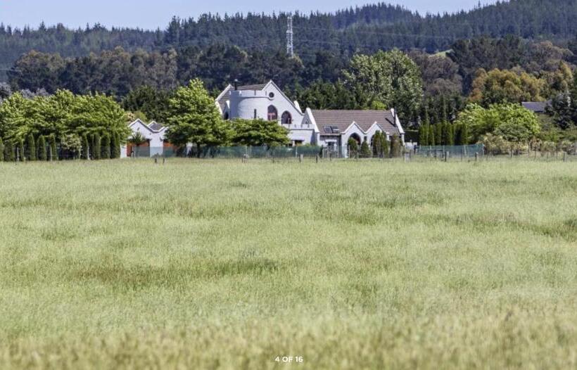 Hotelli The Castle 欧式城堡