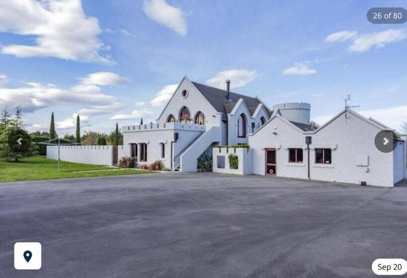 Hotelli The Castle 欧式城堡