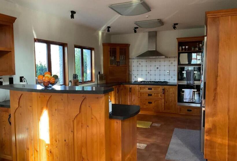 Hotelli The Castle 欧式城堡