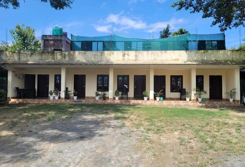 בית מלון כפרי The Western Lodge