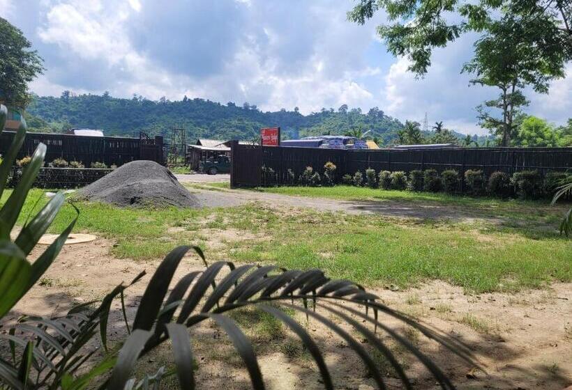 בית מלון כפרי The Western Lodge