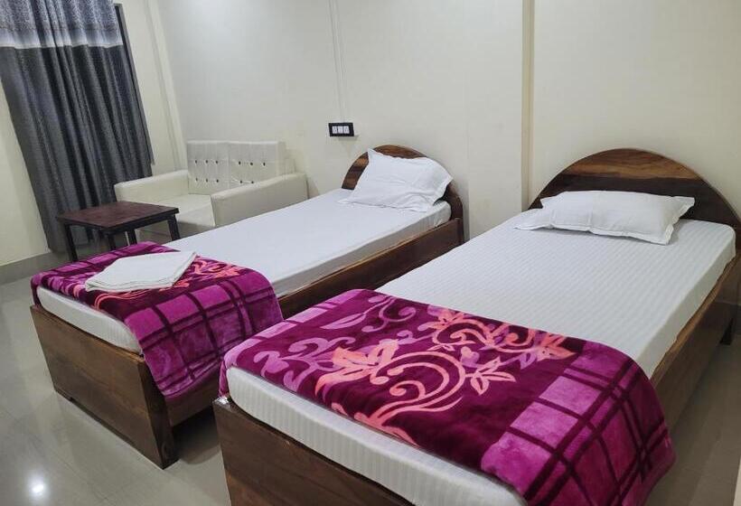 فندق The Western Lodge