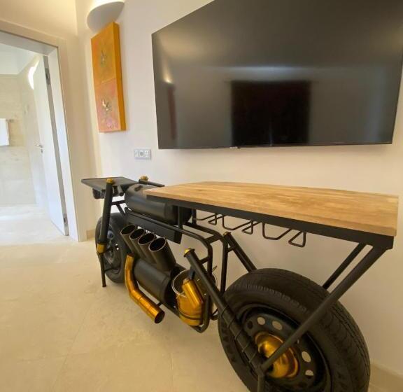 هتل The White Knight Premium Boutique