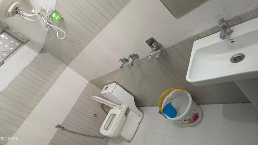 Kedarnath Near Prithvi Yatra Hotel And Doormatry