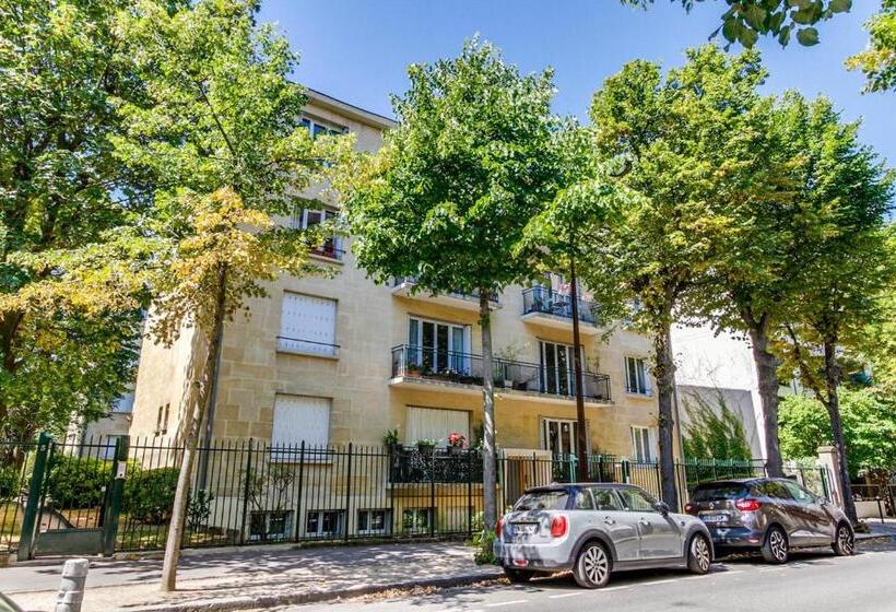 Neuilly Sur Seine Calme Et Lumineux. B&b. 3 Chambres