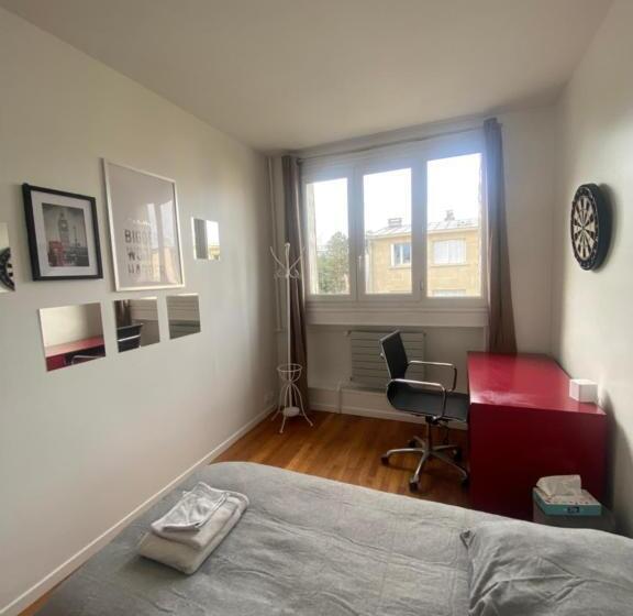 Neuilly Sur Seine Calme Et Lumineux. B&b. 3 Chambres