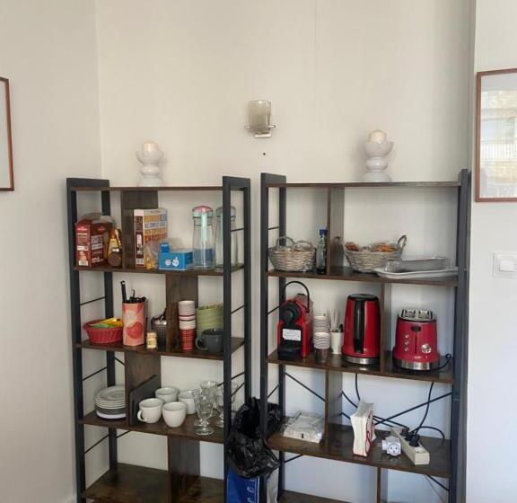 Neuilly Sur Seine Calme Et Lumineux. B&b. 3 Chambres