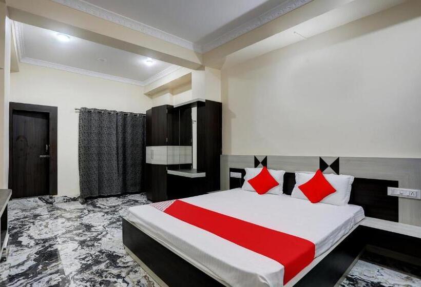 Oyo Flagship Hotel Divine Inn