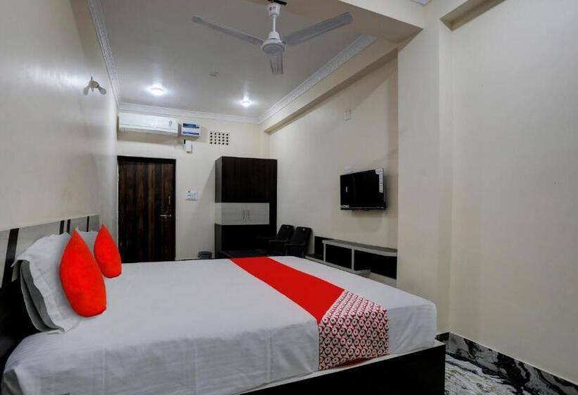 Oyo Flagship Hotel Divine Inn