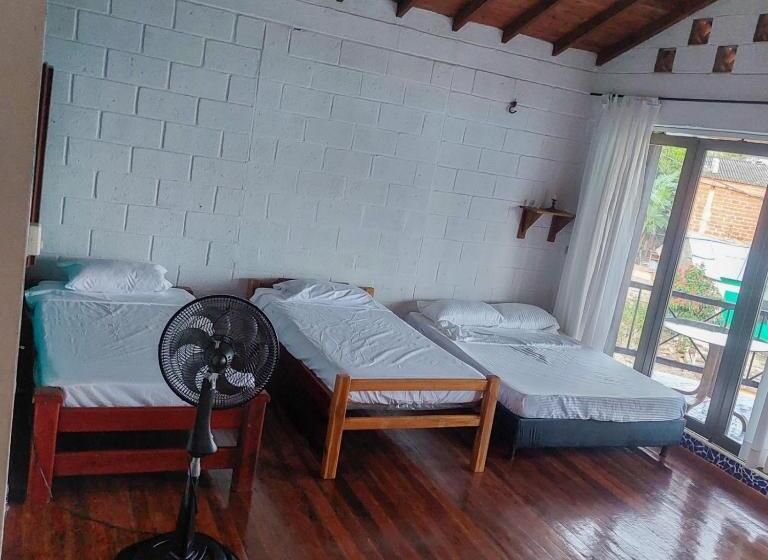 פנסיון Afro Hostel