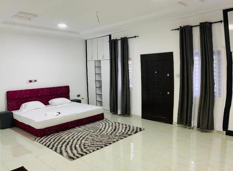 پانسیون Apple Royal Apartment