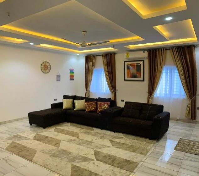 پانسیون Apple Royal Apartment