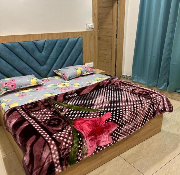 פנסיון Avadh Guest House