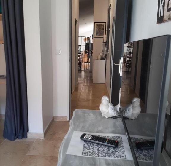 Пансион Chez Monique Et Rémi