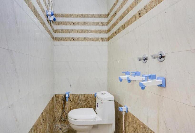 بنسيون Spot On Monsoon Lilly Resort