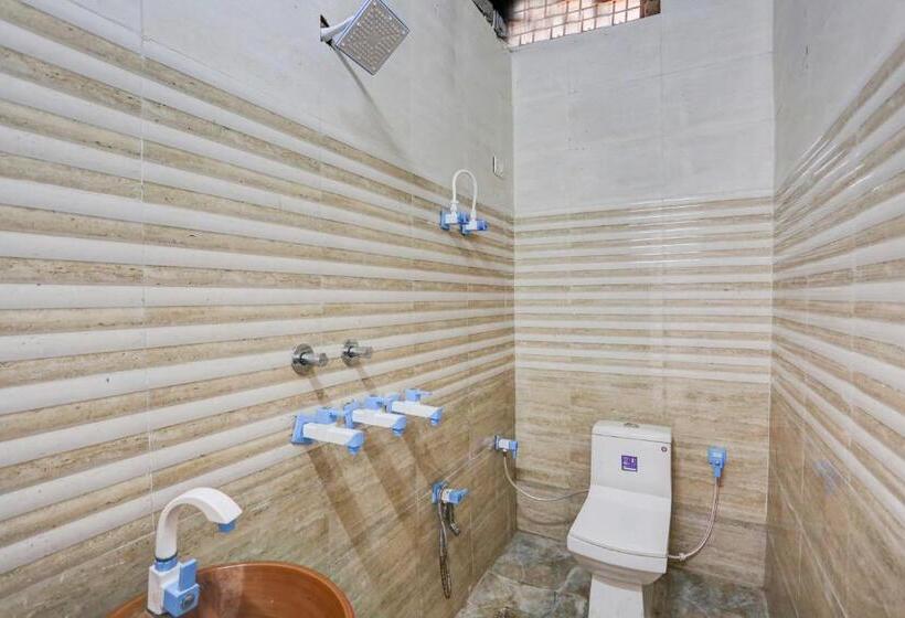 بنسيون Spot On Monsoon Lilly Resort