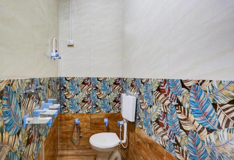 بنسيون Spot On Monsoon Lilly Resort