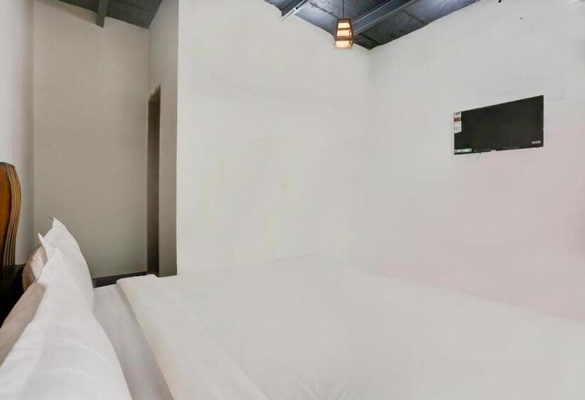 بنسيون Spot On Monsoon Lilly Resort