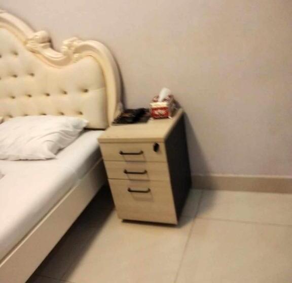 פנסיון Royal Botique