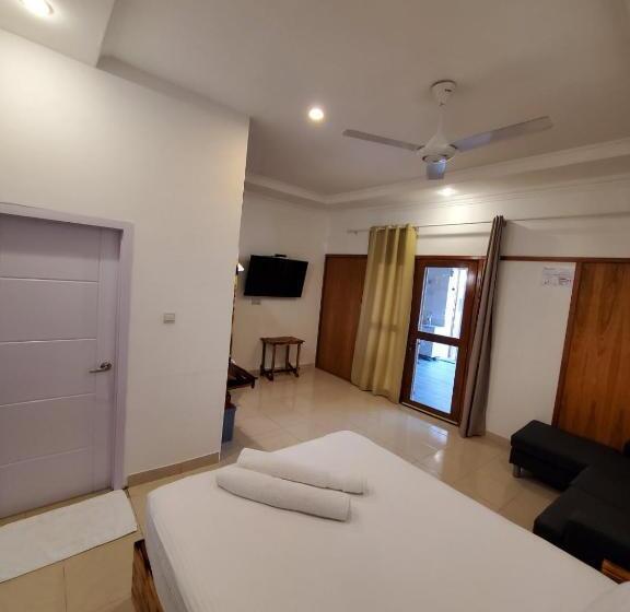 پانسیون Sun & Surf