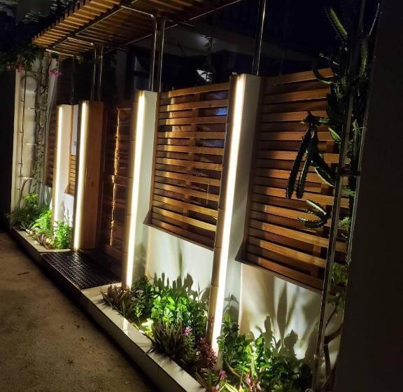 پانسیون Sun & Surf