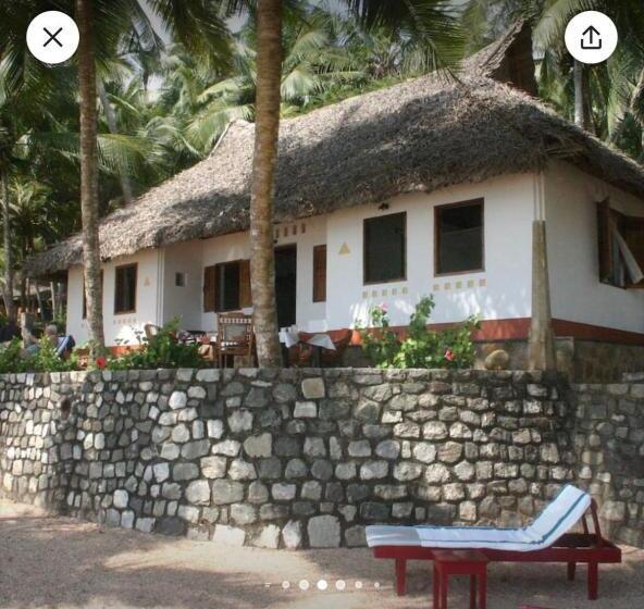 リゾートホテル Karikkathi Beach House