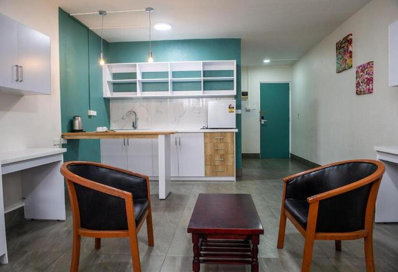 Yatulau Hotel And Conference