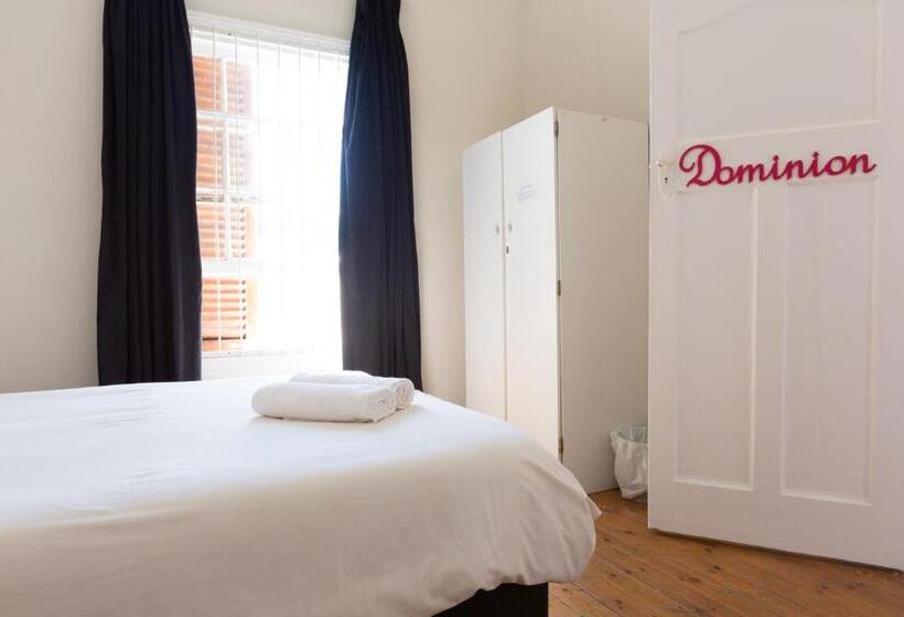 호스텔 Green Elephant Backpackers