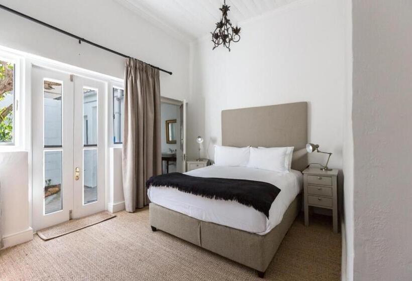 호스텔 Green Elephant Backpackers