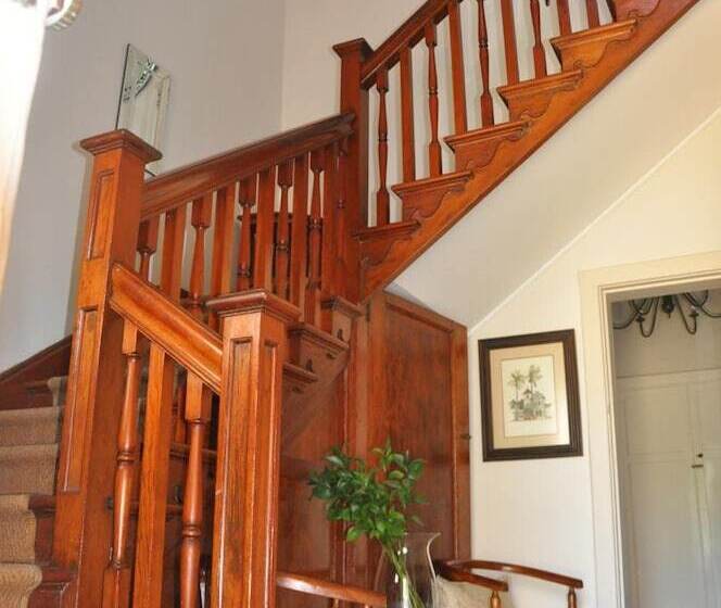 Bed and Breakfast 268 On Ridge Guesthouse