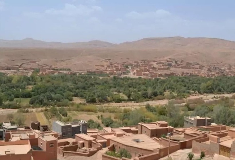 تختخواب و صبحانه Restaurant Al Manader