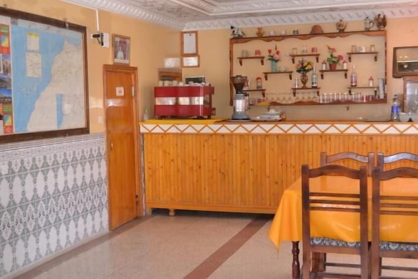 تختخواب و صبحانه Restaurant Al Manader