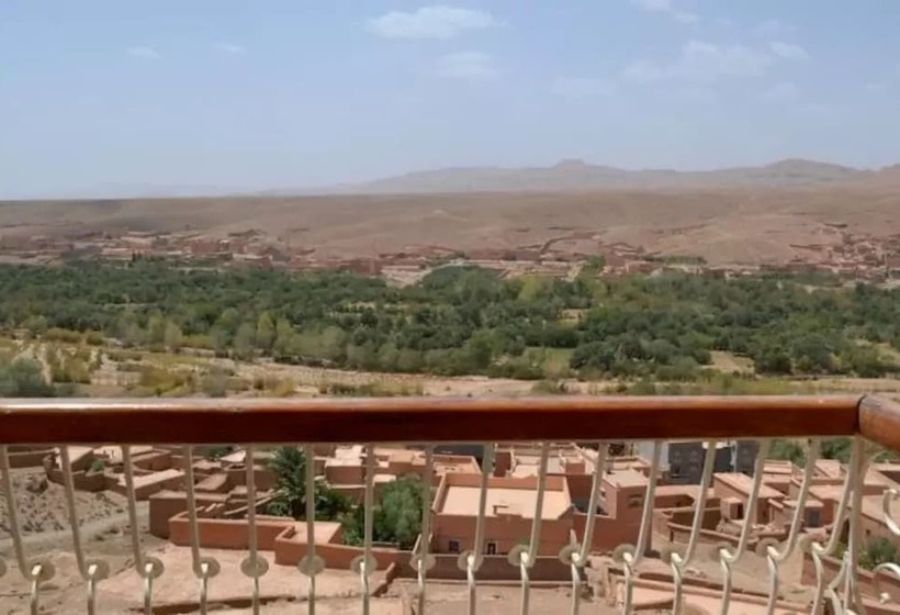 تختخواب و صبحانه Restaurant Al Manader