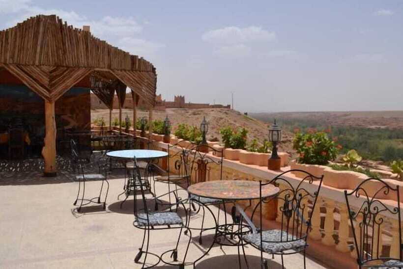 تختخواب و صبحانه Restaurant Al Manader