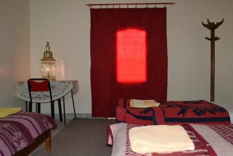 تختخواب و صبحانه Restaurant Al Manader