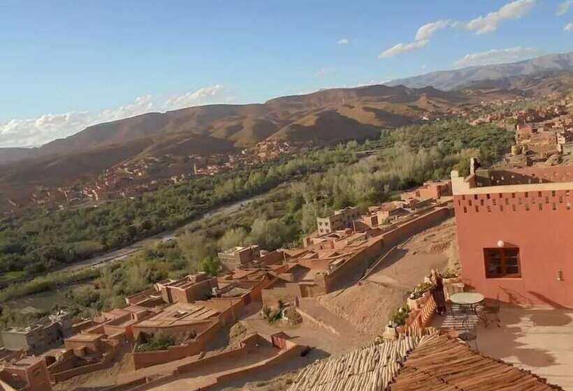 تختخواب و صبحانه Restaurant Al Manader