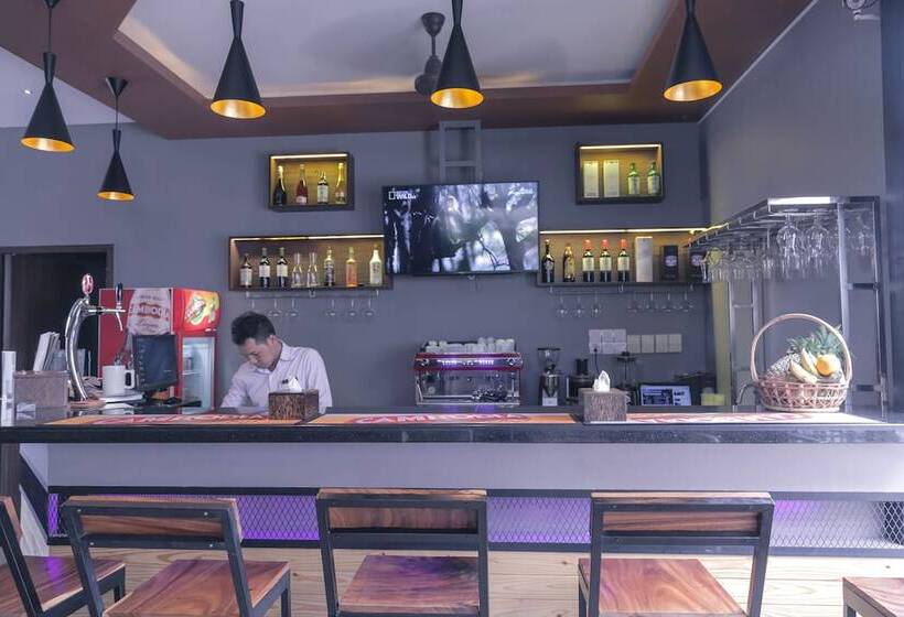 Feliz Hostel Cafe & Bar