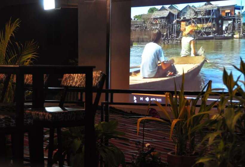 Feliz Hostel Cafe & Bar