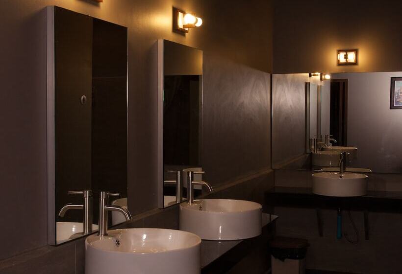 Feliz Hostel Cafe & Bar