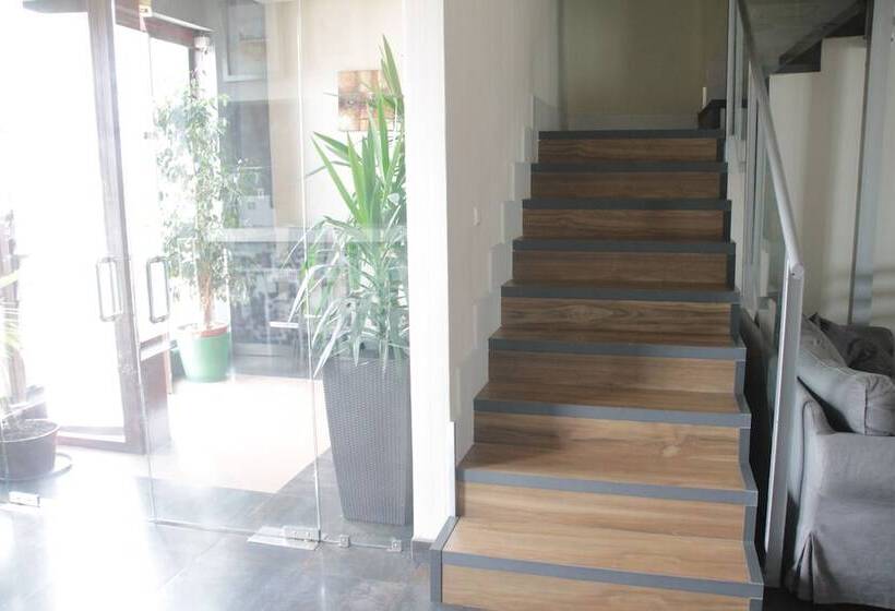 Hostal Francisco Salinas