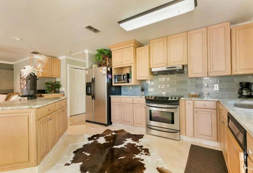 فندق 1 Island Hideaway