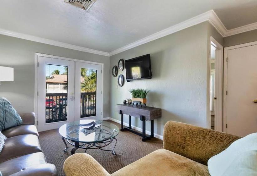 فندق 1 Island Hideaway