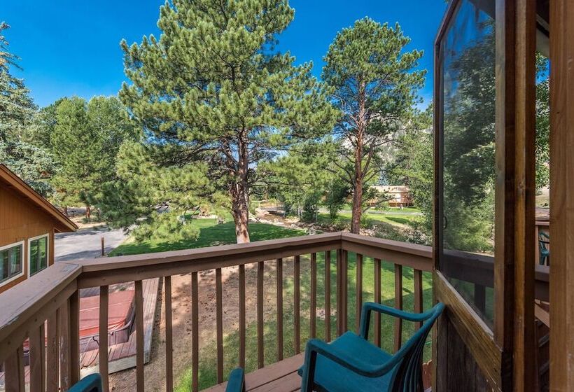 호텔 4 Seasons Inn On Fall River