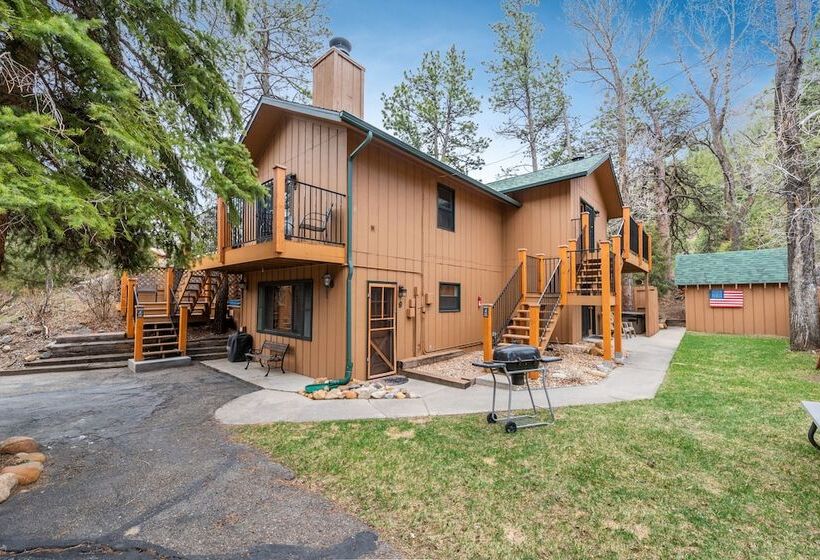 호텔 4 Seasons Inn On Fall River