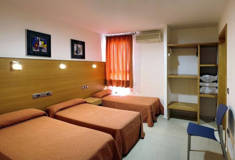 ホテル Albergue Inturjoven Constantina   Hostel