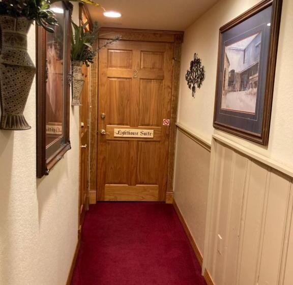 هتل All Seasons Inn