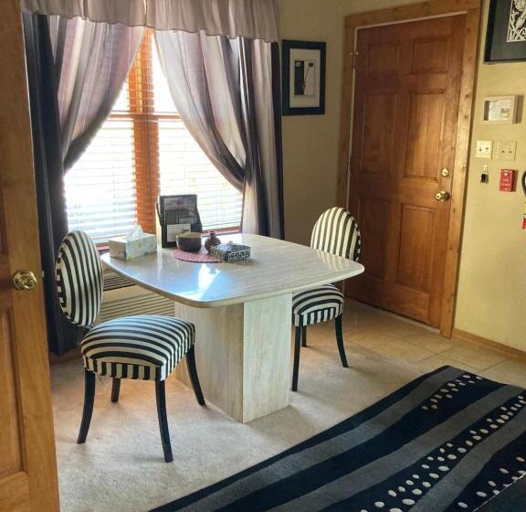 هتل All Seasons Inn