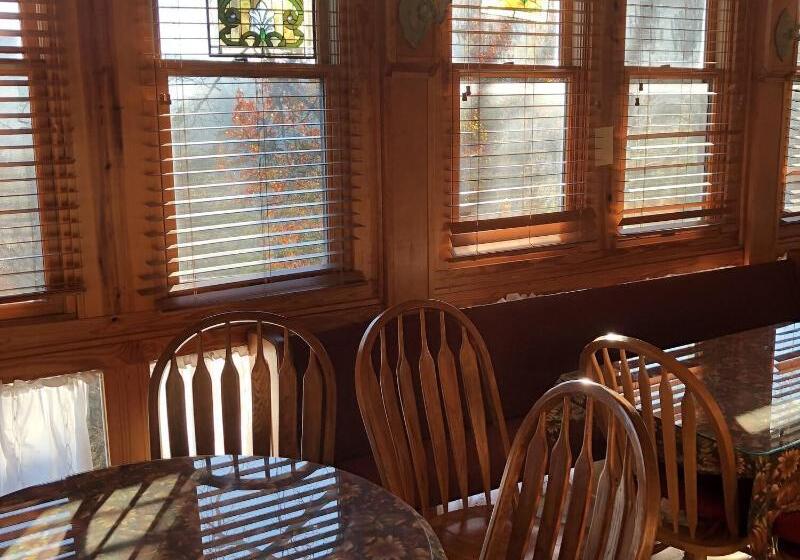 هتل All Seasons Inn