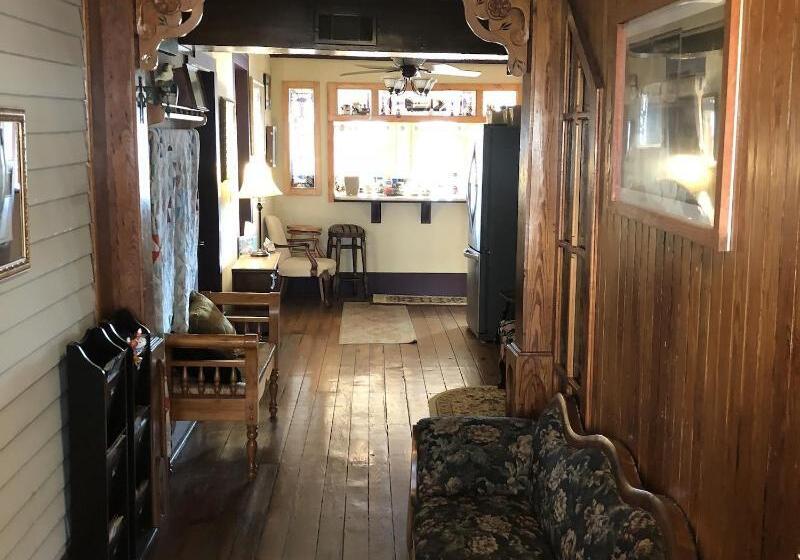 هتل All Seasons Inn