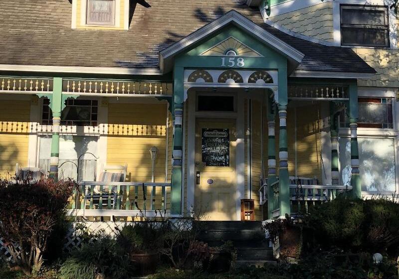 هتل All Seasons Inn